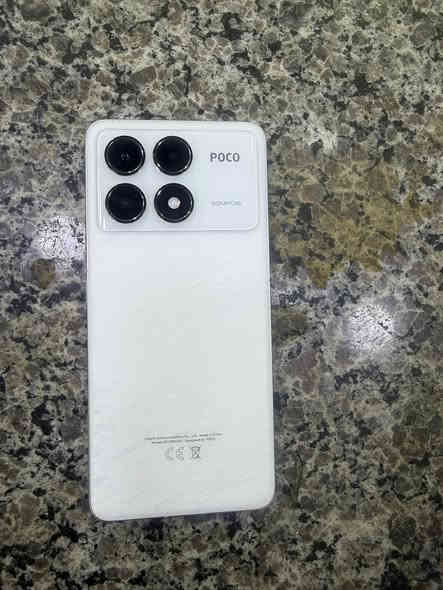 سلام عليكم جهاز بوكو Fسكس برو
ذاكره٥١٢
شاحنته ١٢٠واط اصليه 
صارله شهر من مستخدم 
جهاز نضيف شخط مابي 
تصليح ماداخل 
جهاز لوك جديد 
سعره 450وبي مجال 
***********
مكان بغداد
