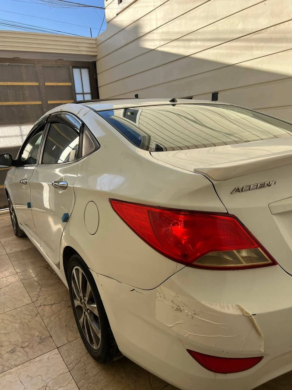 السلام عليكم
اكسنت للبيع 2015
خليجي فول 
محرك 1600 مامفتوح 
السيارة جاهزة لل اخير 
فول موصفات  
السعر 90 وبيها مجال شي بسيط 
مكاني بغداد مركز
ماشية 150

***********
