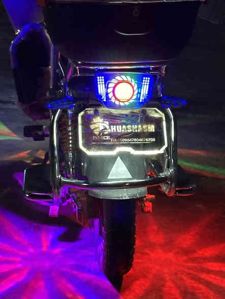 ماطور شحن2025 للبيع🔴 مستعمل ٤    اشهر

⚫️النوع HUASHASM هيوشا ٢٠٢٥

سعر 700بي مجال

✅الماطور نضيف 💯والبطاريات جديده تريد تعال افحص كلشي بي كامل‼️***********
