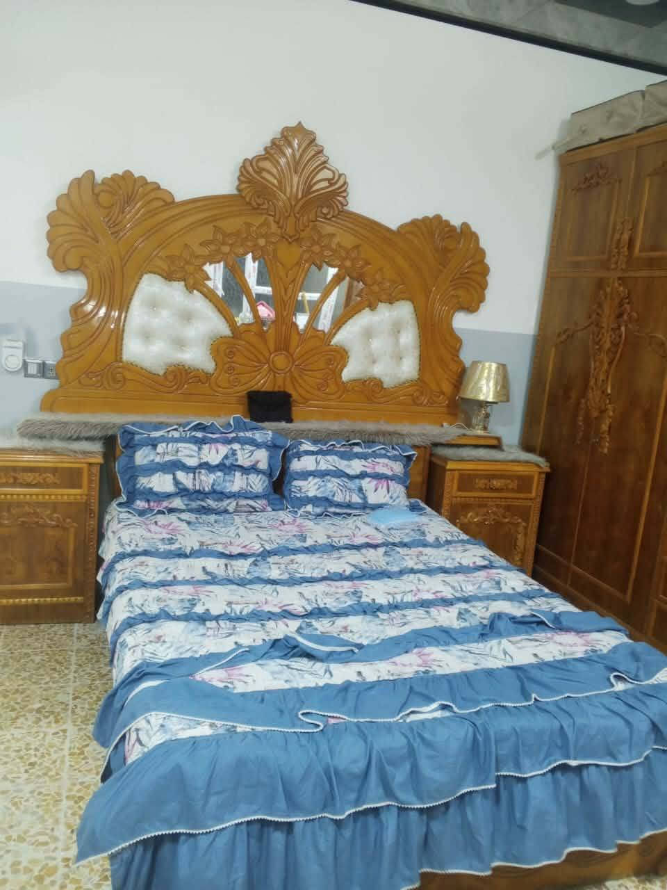 عندي هاي غرف نوم لبيع لي يريدها يخبر على هذا رقم ***********
