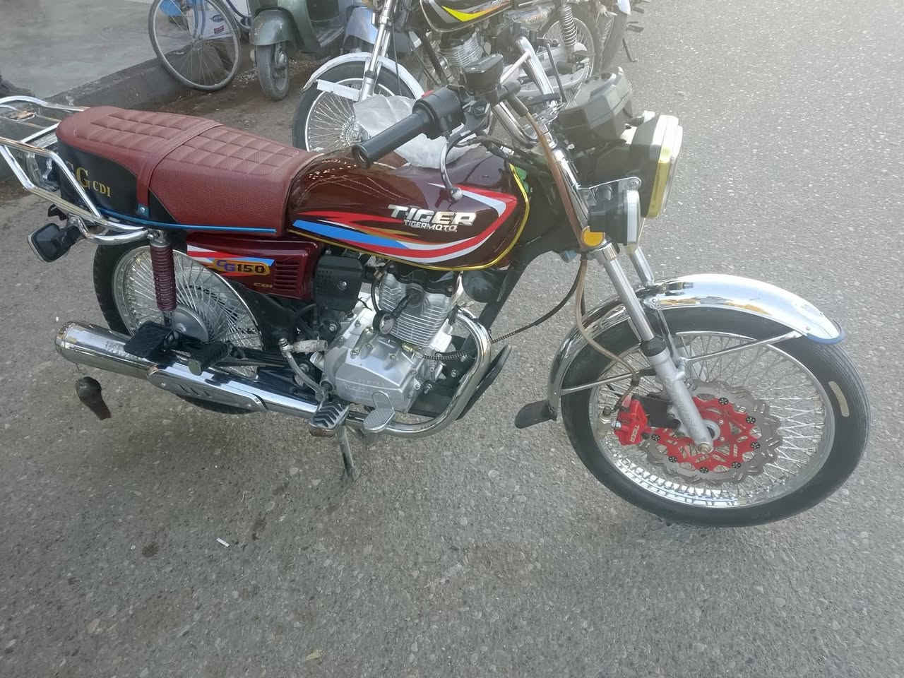 سلام علیكم دراجه تایكر شركه هونزدا مودیل24  مو سونلینك العادی اربعه كیر مكینه غطاس فول قوه وشلعه وسرعه شی نظیف ومرتب بدون ای مصروف ولا ربع السعر 700وبی مجال مكانی كركوك ***********
سەلام و عەلەیکم ماتۆڕی چوار گێڕی تایگەر شەریکەی هۆنزدا مەکینەی غەتاس 2024 دووسەو پەنجا مەسروفی نیە ژەنگی نیە تەنگی لۆک لۆکە گشت گیانی سعری 700هەزار و مەجال ڕەقەم و ناونیشانم نوسراوە😍
