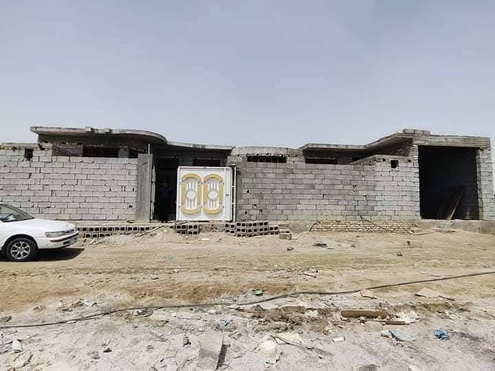 سلام عليكم/هيكل للبيع المساحه 300سعر وقابل للتفاوض)
خريطه البيت 👇
(البيت يتكون من 3 غرف .... غرفتين 4×5/ وغرفه 6×4/
صاله 9×5/المطبخ 4×4/ الدوانيه 9×4 / صحيات داخليه وخارجيه 150×150/ المحل 8×4)مكانه جامعة ذي قار الصخين 
***********
***********
مكلفه بنشر
