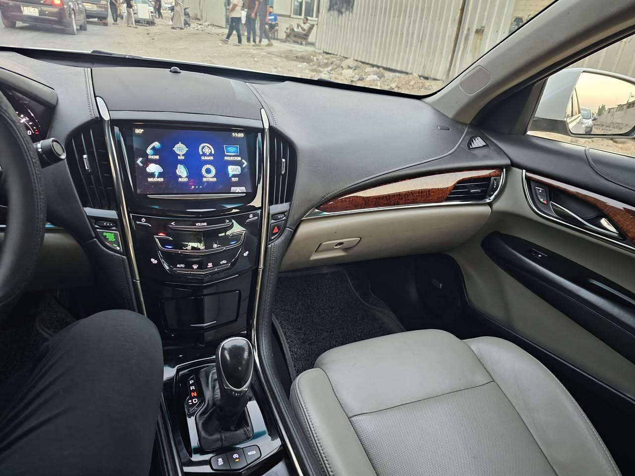 � 
للبيع — كاديلاك ATS 2017 فل أوبشن فخمة جدًا 🌟

🚗 الموديل: كاديلاك ATS
📅 السنة: 2017
⏱️ المسافة المقطوعة: 140,000 كم
🎨 اللون: أبيض لؤلؤي أنيق
📍 الموقع: بغداد حي الجهاد

💎 
المواصفات الكاملة:

 • 💺 مقاعد جلد فاخرة أمامية وخلفية مريحة
 • 🔥 تدفئة وتبريد المقاعد الأمامية
 • 🧭 نظام الملاحة (GPS)
 • 🖥️ شاشة وسطية تعمل باللمس
 • 🎶 نظام صوت فاخر من Bose – 9 سماعات
 • 🔊 بلوتوث + USB + AUX + تحكم من المقود
 • 📸 كاميرا رجوع + حساسات أمامية وخلفية
 • 🚘 تحكم إلكتروني بالمرايا والأبواب والزجاج
 • 🌡️ نظام تكييف مزدوج المناطق (Dual Zone)
 • 🕹️ نظام القيادة الذكية – سبورت / كمفورت / إيكونومي
 • 💡 إضاءة LED نهارية + زينون أمامي
 • 🛡️ أنظمة أمان متقدمة:�
 ◦ ABS
 ◦ نظام الثبات الإلكتروني
 ◦ وسائد هوائية أمامية وجانبية
 ◦ مانع الانزلاق
 • 
 • ⚙️ محرك 4 سلندر تيربو اقتصادي وقوي
 • ⛽ استهلاك ممتاز للبنزين
 • 🛞 رنجات كروم أصلية 18 إنش
 • 🌟 صبغ قطعة واحدة فقط – بدون أي حوادث
💰 السعر المطلوب 150
📞 للتواصل: ***********
