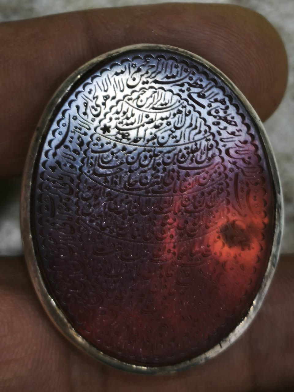 السلام عليكم محبس يماني تحفه من تحف الزمان حجم وصياغه يدويه وخط نوادر للبيع الاتصال ***********
