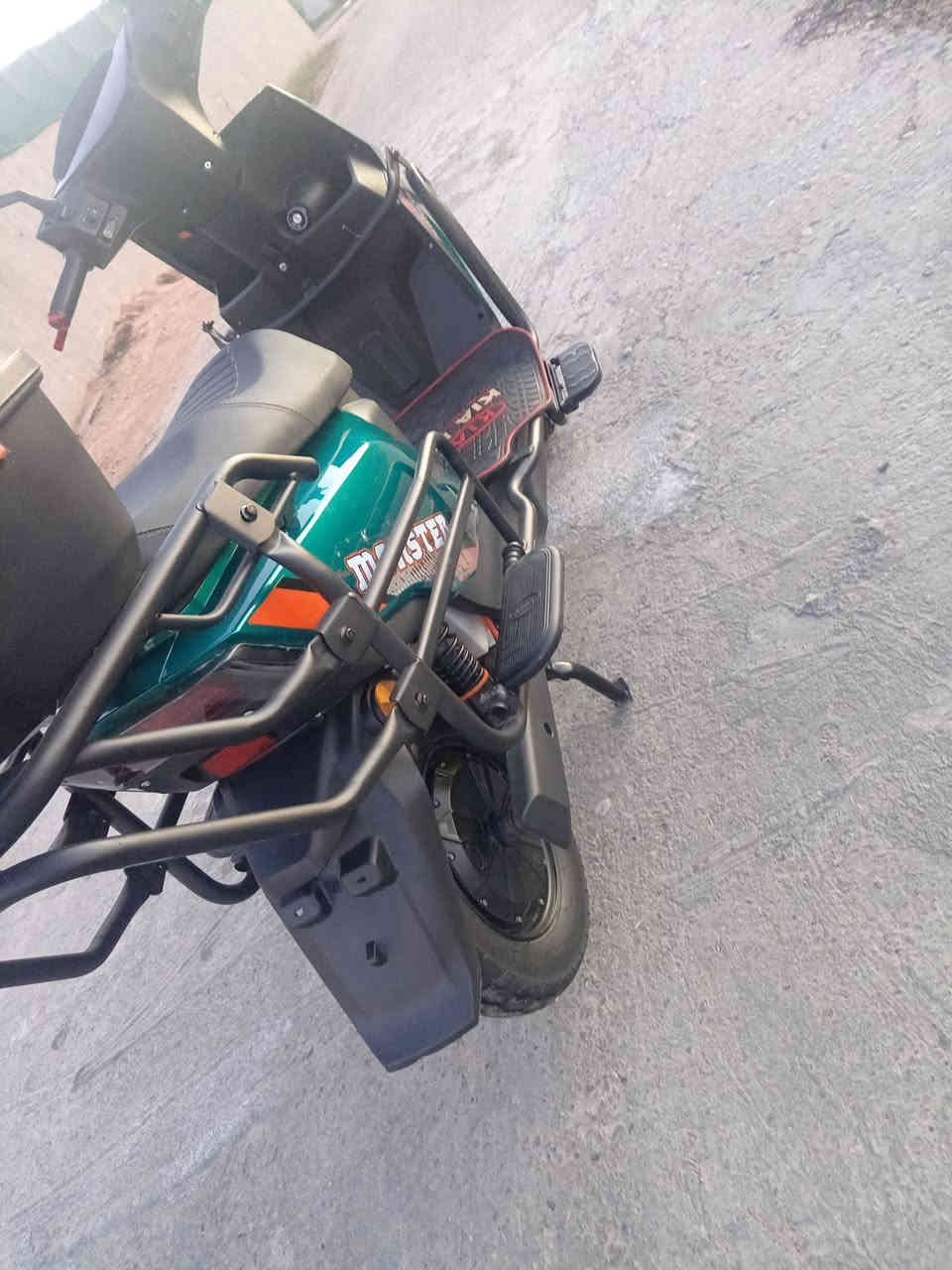 السلام عليكم دراجه شحن سكنس للبيع 2025 مستعمله اقل الشهر بعدهة بحاله جيده نضافه 95٪ بطاريات 6المصطرة ملفهة 3500 السعر بمليون وبيهة مجال المكان ابو غريب داخل حميد شعبان واي استفسار اتصل *********** او ***********
