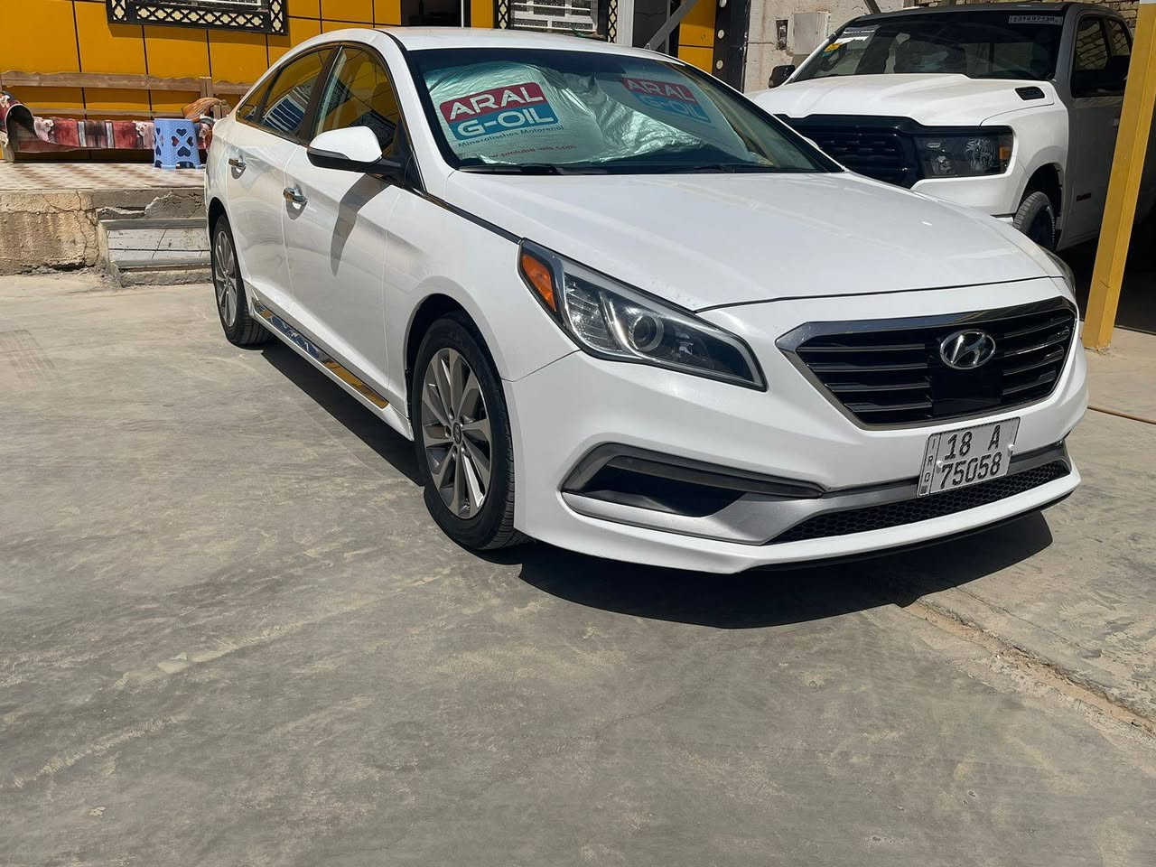 سلام عليكم سوناتا موديل ١٥ وارد امريكي حادثه باب وجاملج الخلفي سياره خير من الله بصمه تشغيل وبصمه بواب شاير بلمرايات بس فتحت سقف مابيه لباقي كله يشتغل تفاصيل أكثر عل رقم *********** لو مراسلتي عله الخاص
