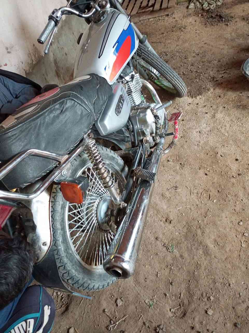 دراجه 21 اوراق كهربائيات شغال دراجه فول ***********
