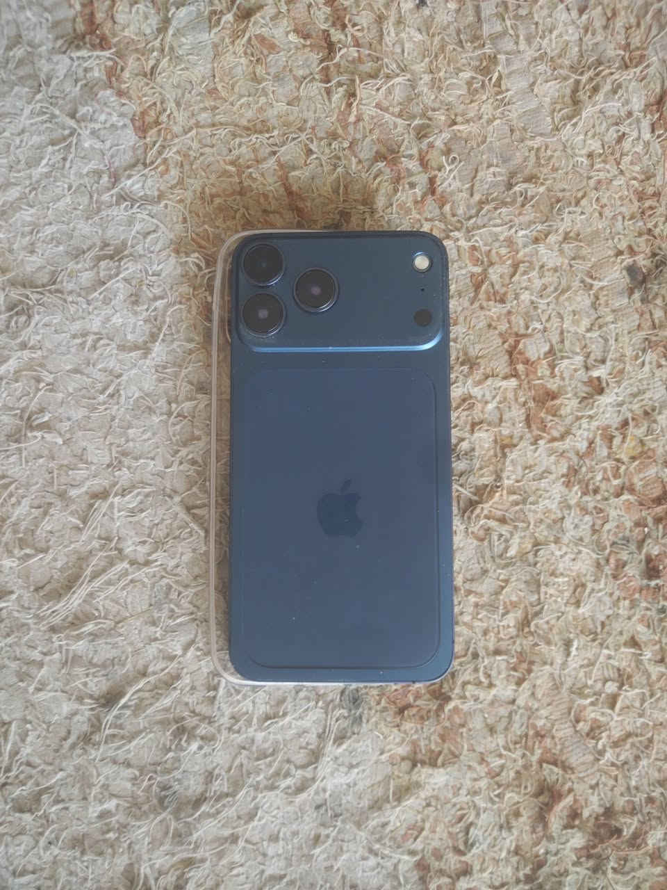 سلام عليكم
للبيع ايفون xماكس محور شاصي 17
بطاريه 100 مبدل جديد كامره السلفي واكفه

ب200 ومجاله قليل
***********
