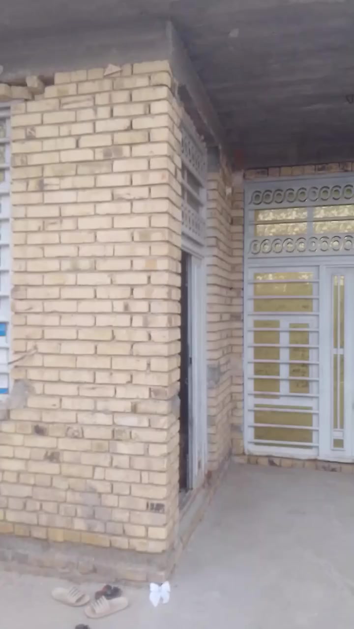 يا الله السلام عليكم بيت للبيع صوب بنيركاب على طريق الشركات زراعي مساحه 200 متر غرفد نوم اثنين صاله 7 باربعه ستقبال 7 باربعه مطبخ اربعه باربعه ترك ومنور داير استفسار اكثر على هذا الرقم***********
