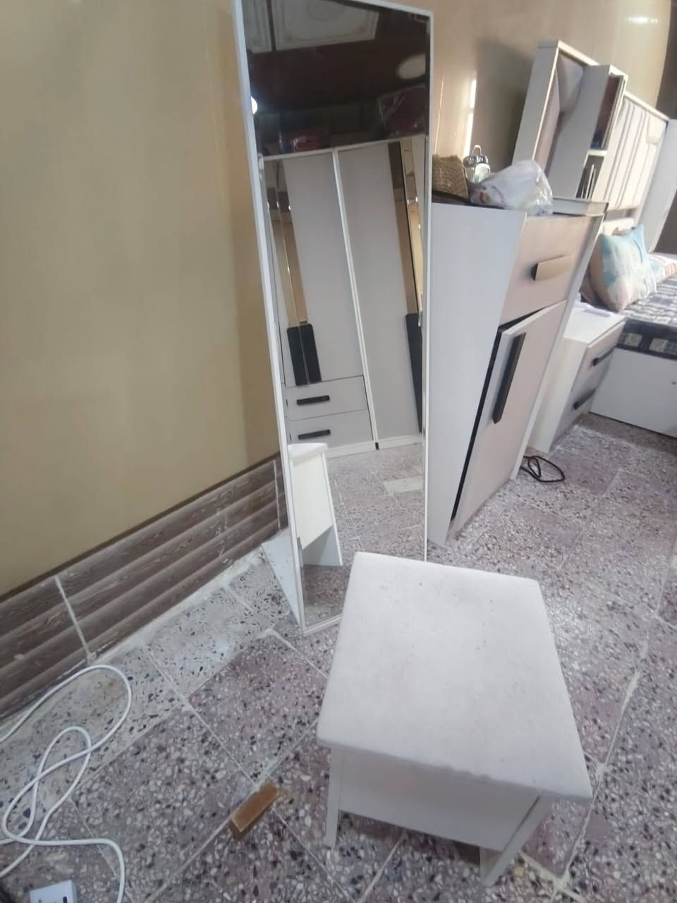غرفة نوم للبيع مستعمل قليل جدا ونظيفة مليون ونص وبيها مجال


**إذا كنت صاحب هذا الإعلان وتريد حذفه لأي سبب، رجاءا أرسل رسالة إلى الدعم الفني**