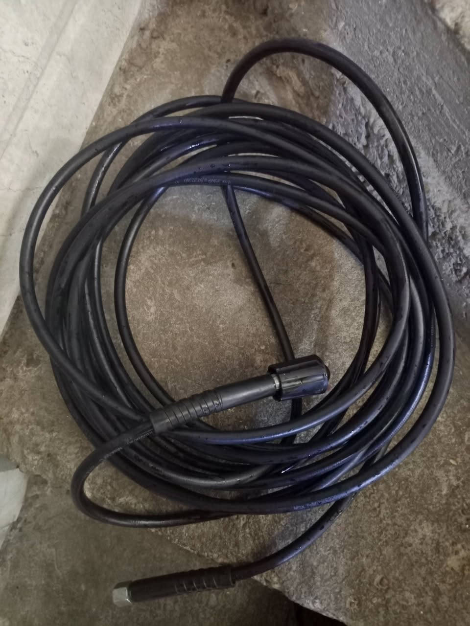 فاره لبيع استعمال مره واحده شغاله كامله نقصهه بس مسدس نوع ممتازه جدا التواصل على الرقم ***********
