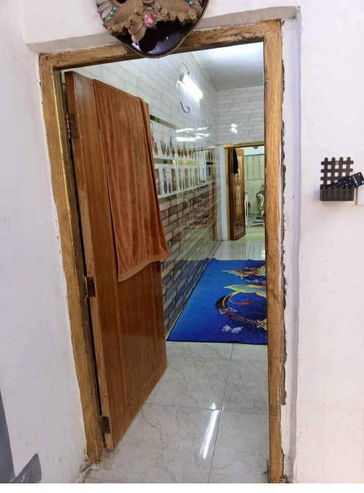 دار للبيع مساحه 92م طابقين يحتوي على 3غرف نوم واستقبال ومطبخ وصحيات المكان شهداء البياع قرب شارع المدارس مكلف بلنشر الاستفسار الاتصال بلرقم077 13173785 بي وت ساب
