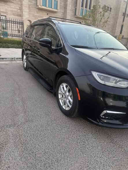 (L )كرايسلر باسفيكا تورنك 
 موديل 2022 
بدون حادث فقط بارد قليل بالچاملوغ الخلفي
رقم أربيل 
  محرك 6 سلندر 3600

رادار امامي 
حساسات خلفية  
 حساسات الاجتياز الجانبية  
 بصمة باب وبصمة تشغيل وتشغيل عن بعد 
كشن ذاكرة (خزن ميموري) لكرسي السائق
طقم ويل حجم 17 مع طقم تاير بحالة ممتازة 
 كاميرا خلفية دوارة مع الستيرن 
 باب جنطة كهربائي شفط 
 ابواب جانبية كهربائية مع بردات اصلية 
 غرفة السيارة جلد اسود اصل 
تحكم كهربائي متكامل لمقاعد المقدمة 
شاشة دشبول كبيرة لمجموعة من الايعازات 
3 قطع تبريدوبعد بيها مواصفات

 اتصال + واتس اب :  ***********

العنوان: كربلاء 
السعر :255 وبيه مجال
