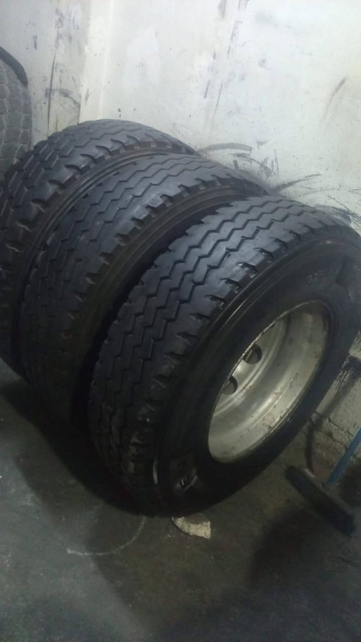 ربع فردات 315 على 80 على 22 ونص تاريخ الصنع 24 مع جنطات 0781389232


**إذا كنت صاحب هذا الإعلان وتريد حذفه لأي سبب، رجاءا أرسل رسالة إلى الدعم الفني**