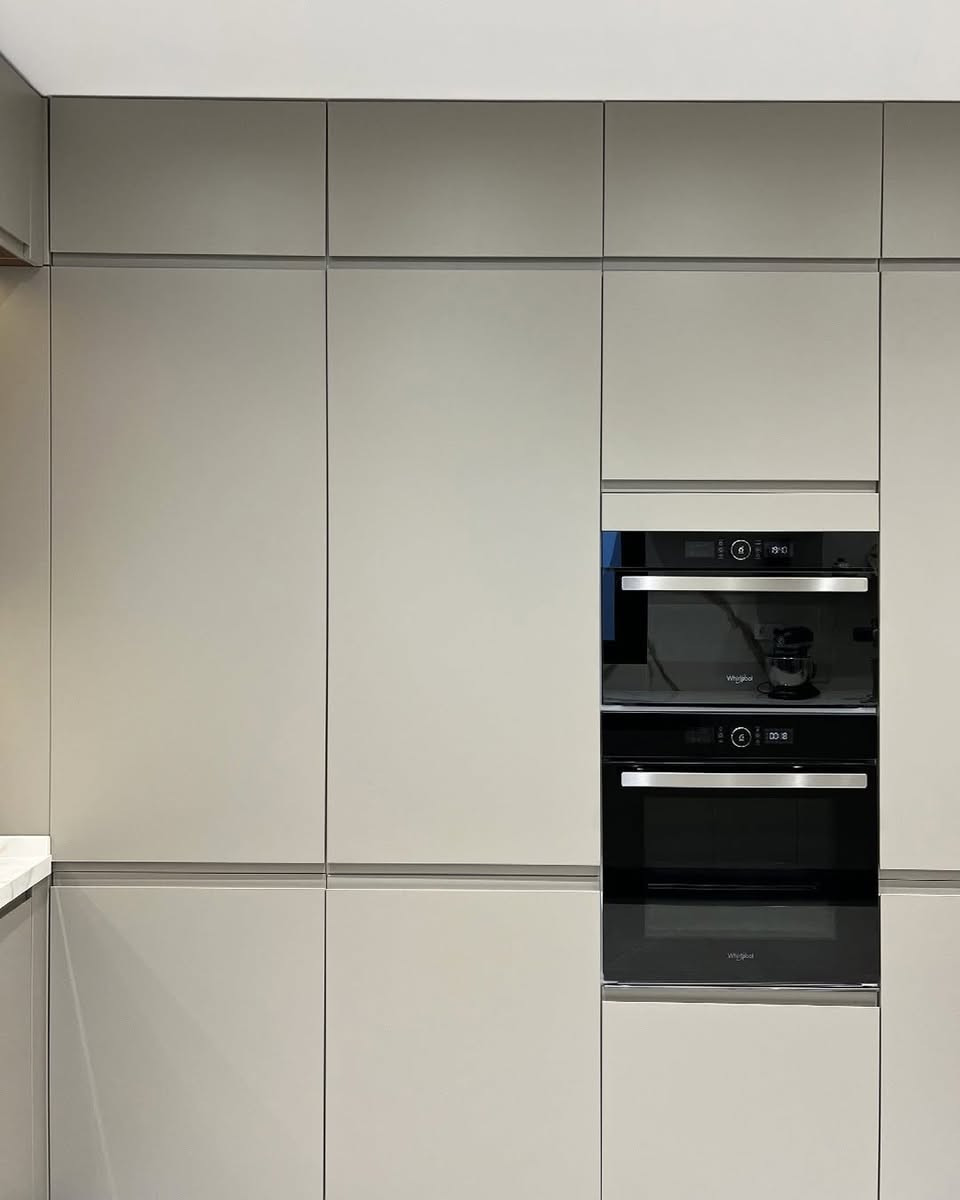 نقدّم لكم مطابخ بمواصفات عالمية وجودة مضمونة حتى 10 سنوات 💯 بتصاميم عصرية واستغلال ذكي لكل مساحة✨

🔹 تصميم وقياس مجاني. 
🔹 خامات عالية الكفاءة. 
🔹 سرعة في الإنجاز ودقة بالتنفيذ.  

▪️ تصاميم حديثة. 
▪️ إكسسوارات من مناشئ عالمية. 
▪️ النقل والشد مجاني.

🔻العنوان/ الرمادي _ شارع 100 _مقابل معمل غاز الرمادي 
🔻للأستفسار الاتصال بالرقم/ ***********
