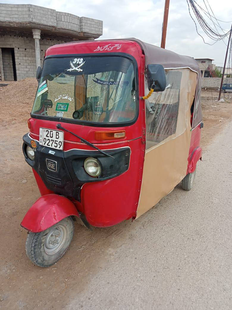 تكتك للبيع موديل 2018جهازه على اخر حبايه مكفول المحرك لا تبخير ولا صوت تحويل ثاني يوم 4500اربعه ونص وبيها مجال مال واحد يريد يعيش يشتغل بيها
مكلف بل نشر 
***********رقم صاحبها
