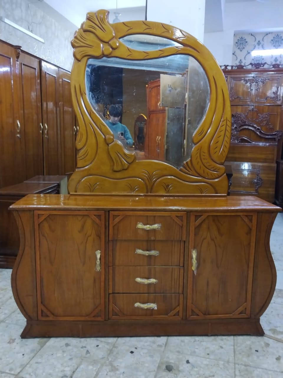 غرفه 6 باب ملحق صاج داخل وخارج ضهر جرجوبه شغل درجه اولى مستعمل موديل سندانه بغداد الأمين الثانية ***********
