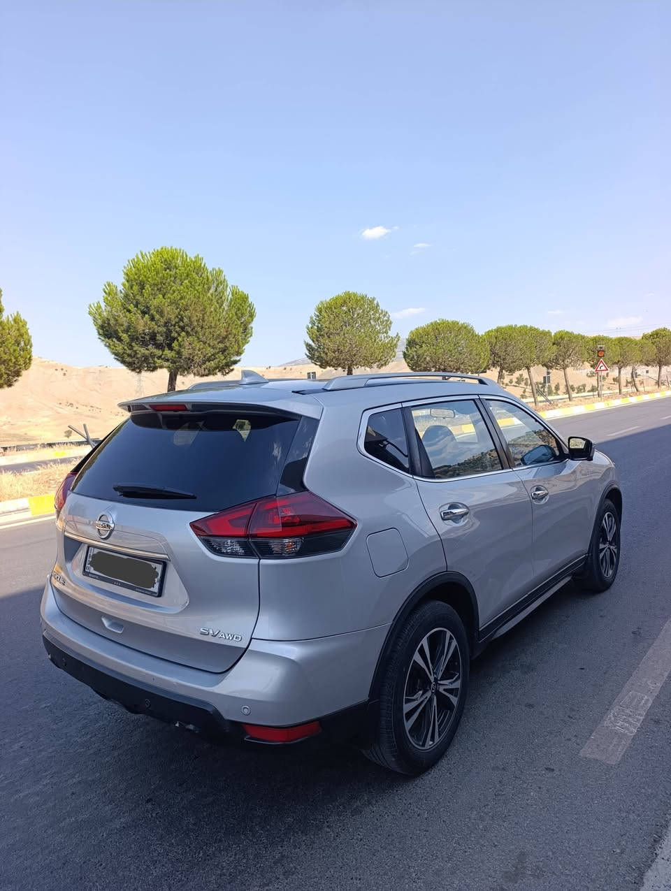 نیسان روج 2020  SV AWD 
حجم المحرك 2500 
ماشیه 60
مواصفات فول فول معدە بانوراما 
كشنات كهرباء +هیتر + كشنات مخمل 
كشن خزن + سوكان هیتر + صندوق شفط 
كامره 360  (4) كامرات 
تحكمات ستیرن  
بریك بصمه 
شاشه كاربله 
تشغیل عن بعد  بصمه
3 انضمه قیاده  ایكو  نورمال  سبورت 
بصمه ابواب بصمه تشغیل 
نظام انذار مدخل  AUX/USB/Car Play
رادار امامی و جانبی و خلفی و توقیف ذاتی 
مري كهرباء نقط عمیاء 
مصابیح لید بكلایت لید انوار نهاریه 
ویل كروم تخم تایر جدید 
رقم اربیل  رقم سنوی جدید 

***********واتساب 
***********واتساب
