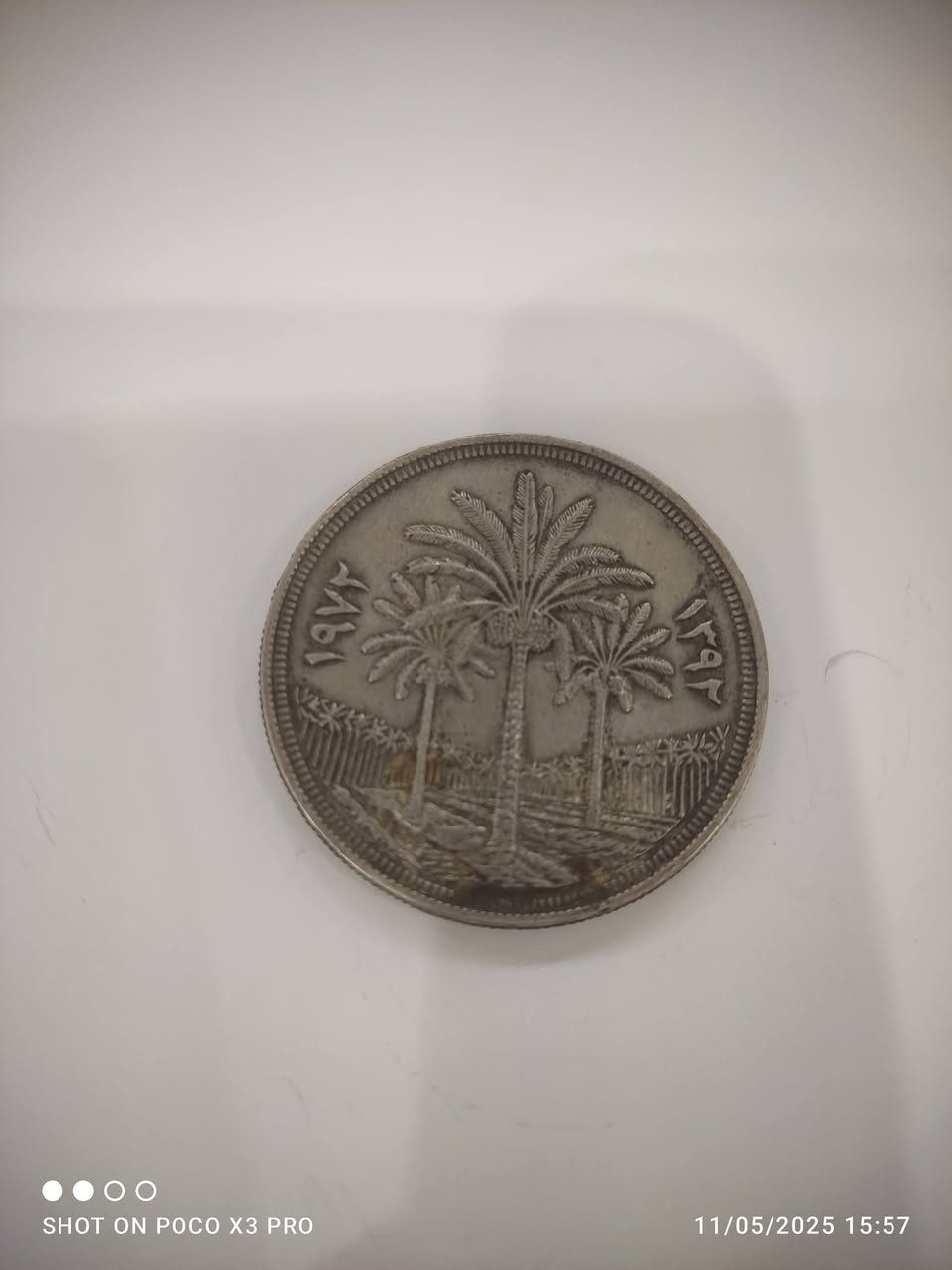 السلام عليكم عيد سعيد على الجميع 
دينار فضة اليوبيل الفضي للبنك المركزي (دينار النخيل) الحالة انسر 
مزاد يبدء ب$ وينتهي يوم غد الساعة ١١ ليلا" حظ موفق للجميع.


**إذا كنت صاحب هذا الإعلان وتريد حذفه لأي سبب، رجاءا أرسل رسالة إلى الدعم الفني**
