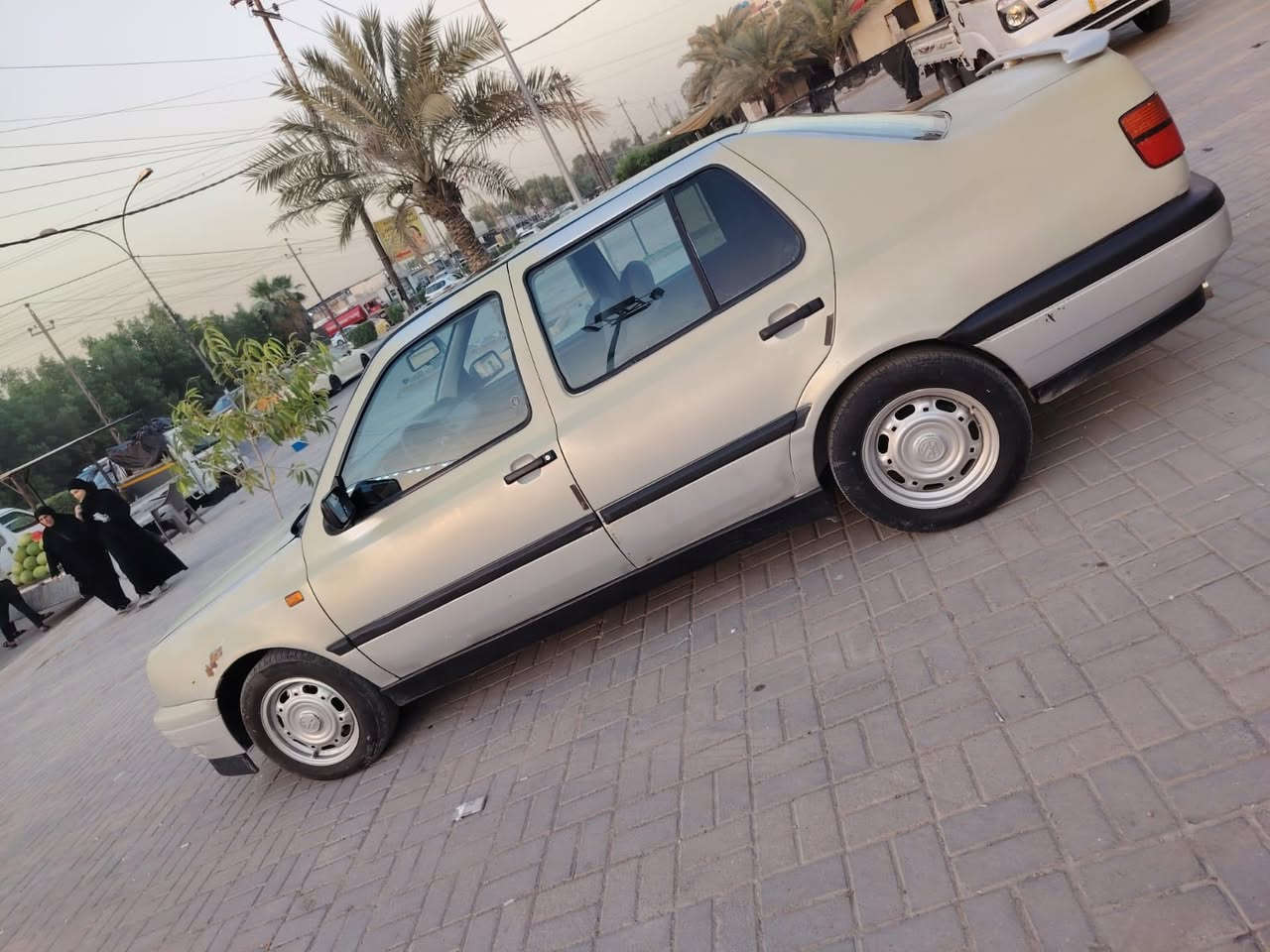 سلام عليكم من رخصة الادمن
فنتوموديل ٩٣
محرك ٢٠٠٠مكفول
كير اوتو مكفول
تبريد ع سويج
صدرخلفي امامي جديد
تخم تاير مع ويل بلادي
صبغ عام وبيها جراد
سياره جاهزه ع آخر حبابه 
رقم بغداد لدولي
هده جديده
السعر ٣٨وبيها مجال
مكانها دوره حي لصحه 
اتصال ***********
