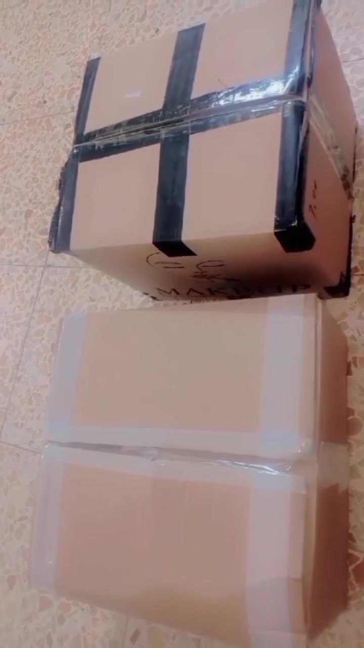السلام عليكم حبايب الي يريد يشتري  منتجات عنايه خلي يراسلني ابيع بل مفرد @ الجميع


**إذا كنت صاحب هذا الإعلان وتريد حذفه لأي سبب، رجاءا أرسل رسالة إلى الدعم الفني**