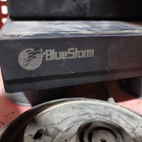 عندي كامره للبيع كلشي واضح فقط كامره وحده أبيض وأسود سبب ما اعرف وبقيه...