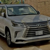 لكزس LX570 2017 للبيع السياره مكفوله كفاله عامه ماشيه 90 الف رقم بغداد...