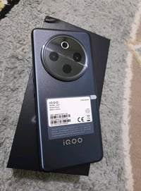 ڤيفو iQOO Z10 • ٢٥٦ رام ١٢+١٢ • بطارية ٧٣٠٠