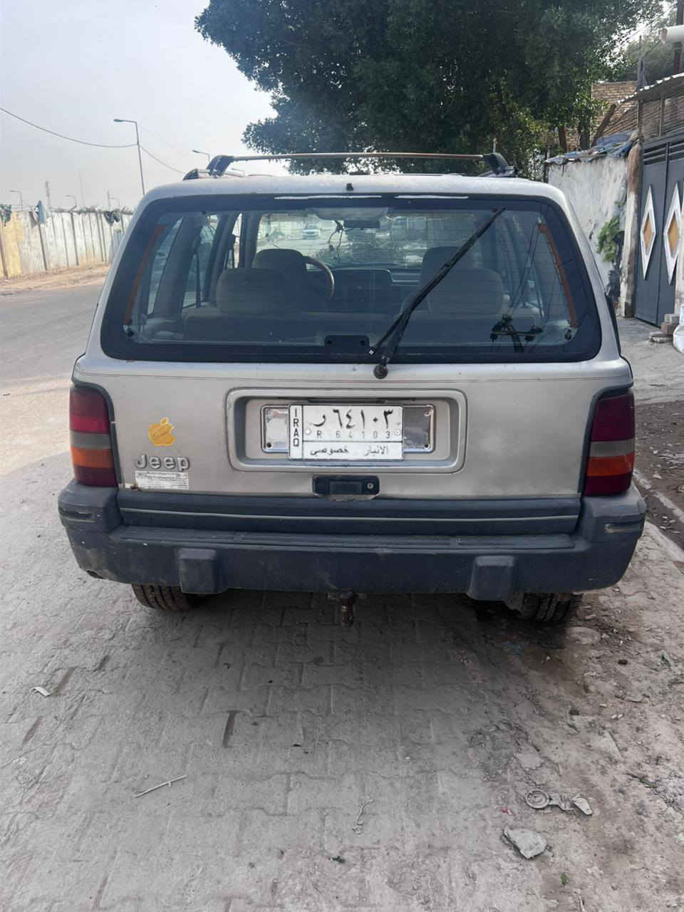 السلام عليكم جيب شيروكي موديل 1994
محرك 6 سلندر بلادي والكير بلادي 
تخم تايرات جديده حداديتها زينه 
رقمها الانبار 
مكانها نجف سعرها 40$ وبي مجال 
***********
