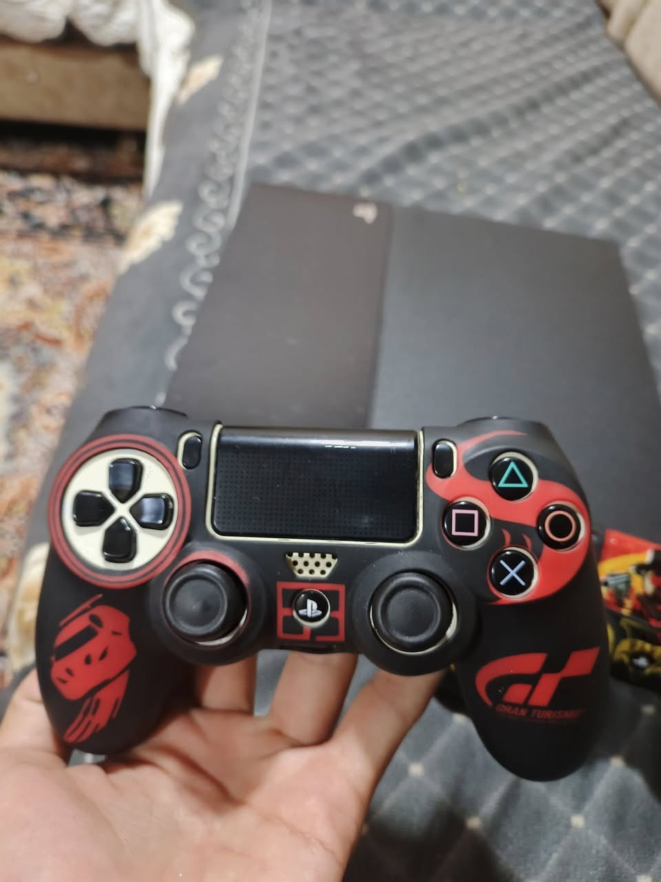 بلي فور فات للبيع مهكر جهاز نضيف شرط ما واصل مصلح نضام 9 من داخل الجهاز كامل ملحقات مع يدات عدد 2 وحدا اصليه ذاكرة 512 العاب 
pes 2026
pes 2018
call of duty black ops 3
crash of the titans
GTA V 
Need for Speed Unbound
سعر 225 رقمي ***********/***********
