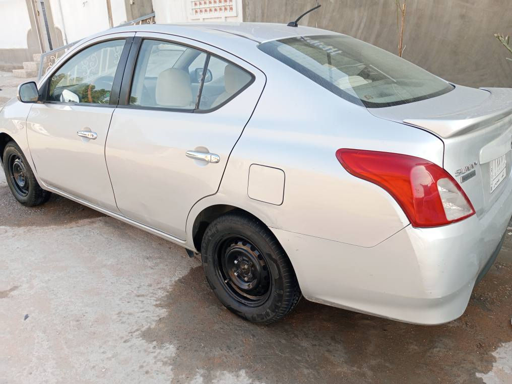 نيسان صني هندي بليته زركه رقم نجف موديل 2016 لونها سلفري مكفوله بيها فقط بارد شوف العين كير مكينه تبريد حداديه جاهزه السياره السعر 92 وبيها مجال مكان السياره النجف حي العداله للاستفسار على الرقم *********** النجف, العراق
