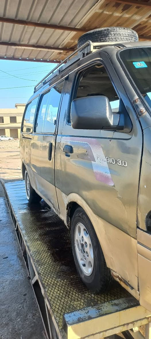 السلام عليكم  بريجو سياحي موديل2001 مكانها بغداد تاجيات بيها خياسات بسيطه وبيها شاصي ايمن معمر رقم بغداد انكليزي باسمي اجره سنويه ٢٠٢٧ سعر ٦٠ بيها مجال قليل ***********
