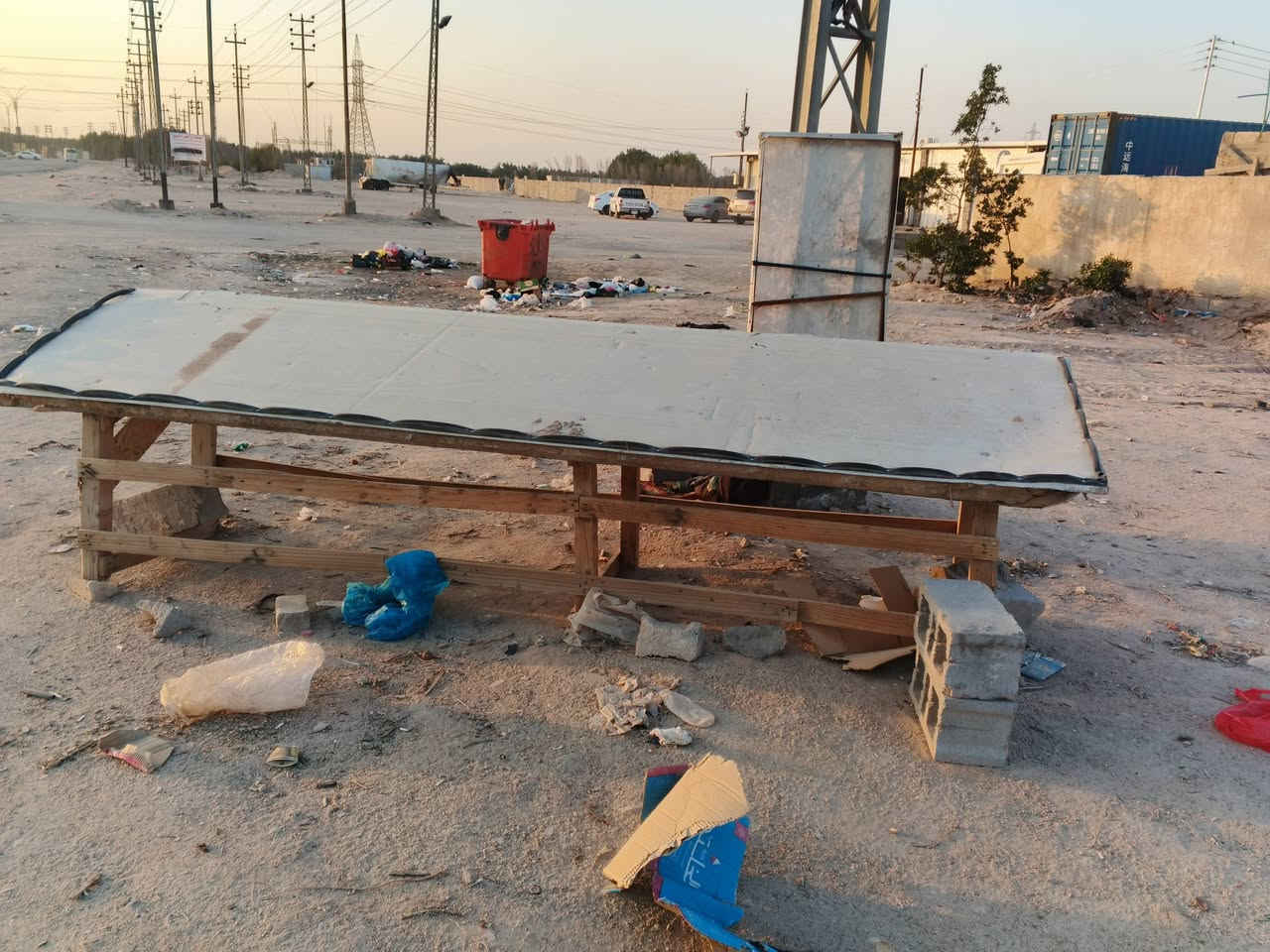 ميز مال مخضر خشب قوي   طوله اربع امتار السقف ماله سندويچه من القويات يرهم مال كلشي. السعر ب120 وبي مجال  مكاني الزبير قرب سيطرق الفيحاء  ***********
