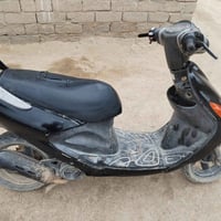 دراجة اكزز 100 نضيفة بس بيه نقوصات يرادله ترتيب تشتغل بس هندر والهندر ...