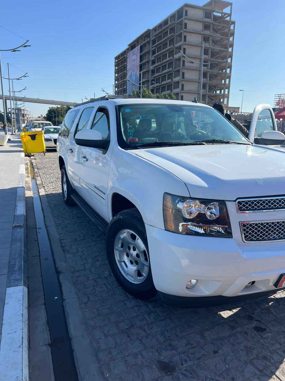 السلام عليكم:
تاهو رقم بغداد اصوليه مديل 2013
وارد امريكي طويل تبديل چاملغ وبنيد فقط اصل ابيض
السيارة مسجلة خط نجف 
السعر 195 وبي مجال
المكان البصرة المعقل 
رقم الهاتف:***********
