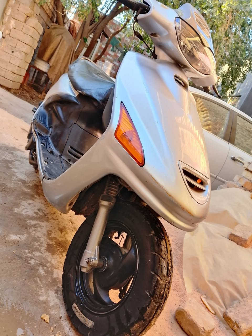 للبيع دراجه شغاله بس دخن يعني نكول كايمه راسلني وبيك خير وتدلل
***********
