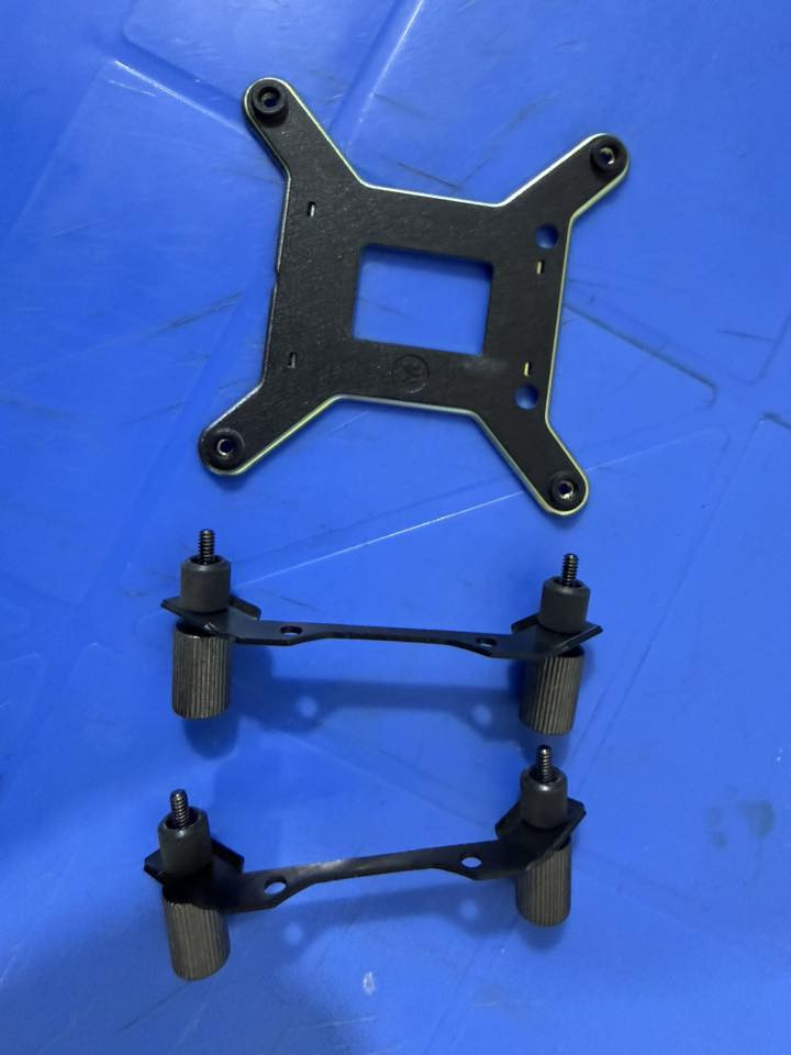 سلام عليكم مبرد مائي للبيع ماركة EK

EK-AIO 240mm D-RGB
رقمي بي وتساب***********
