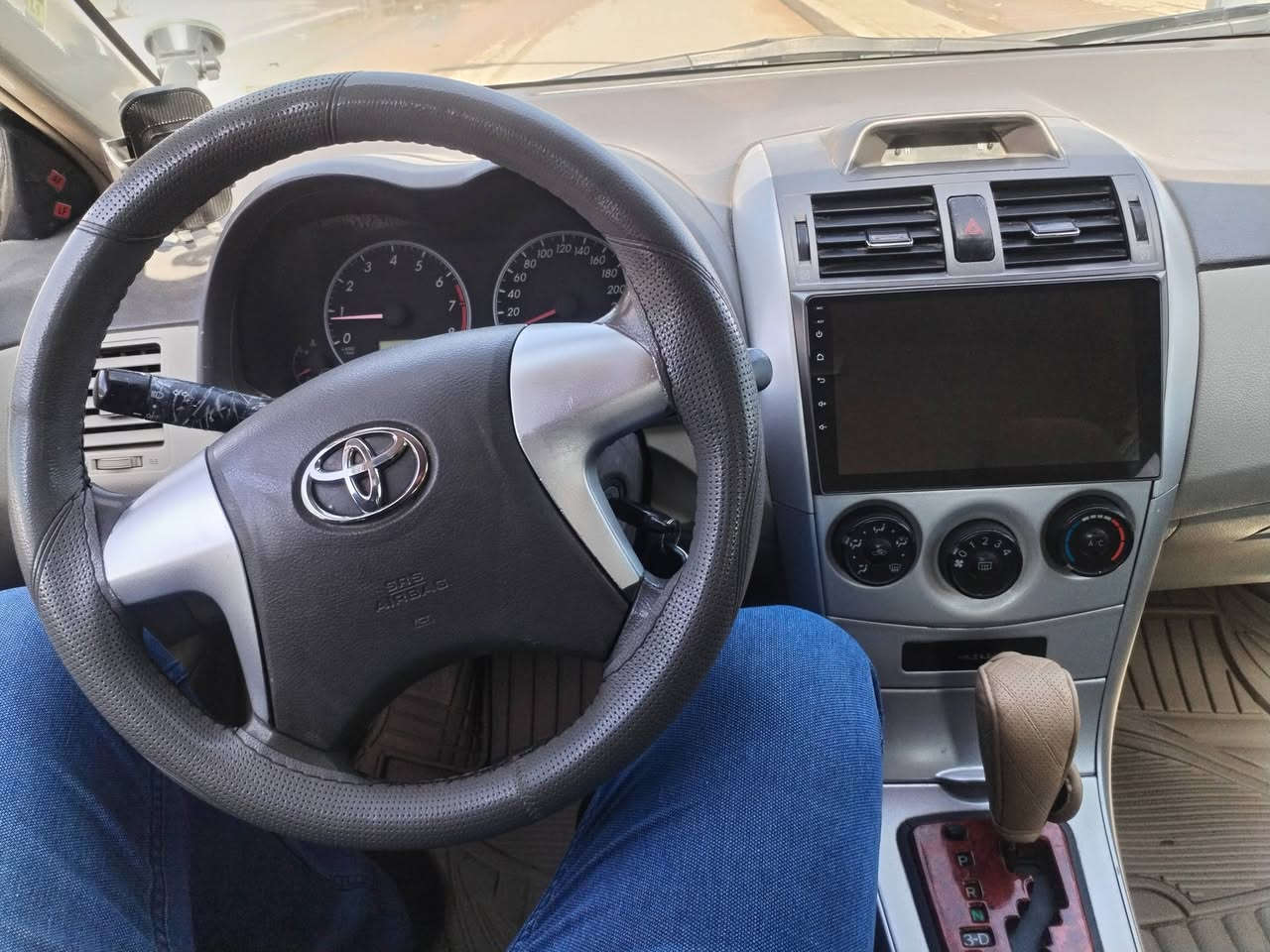 اقرء التفاصيل جيدآ وبعدها اتصل واني بخدمتك
كورلا 2009خليجي محرك 1600 
رقم اربيل جديد وصاحبها الشرعي موجود يمي ..تحويل ثاني يوم 
كير+محرك+دواخل كفاله يعني اي حادث ماكو واضح ؟  راح اتكلي عندك سونار اني انطيك كلشي بيها وراها روح سوي سونار اذا تحب 

بيها تكحيل اثر شخوط 
وبيها صبغ بسيط اثر تكشير ومشتغليها شغل مرتب.. ومأشرلك وين الصبغ فقط صبغ 
السياره حلوه كاعده مابيها برغي نقص

السعر 102…مكان سامراء.. 
وهذا رقمي ***********
