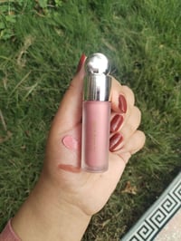 بلاشر • رير بيوتي • مكياج