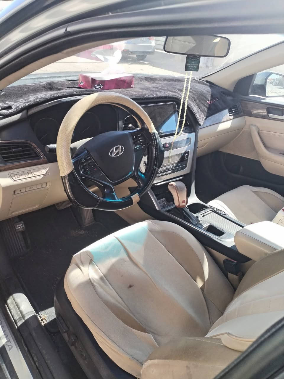 السلام عليكم من رخصه الادمن سوناتا ١٧ خليجي السياره حلوه نضيفه فول مواصفات بصمه بنوراما وبيه هواي مواصفات مكاني نجف والاتصال عله الرقم ***********
