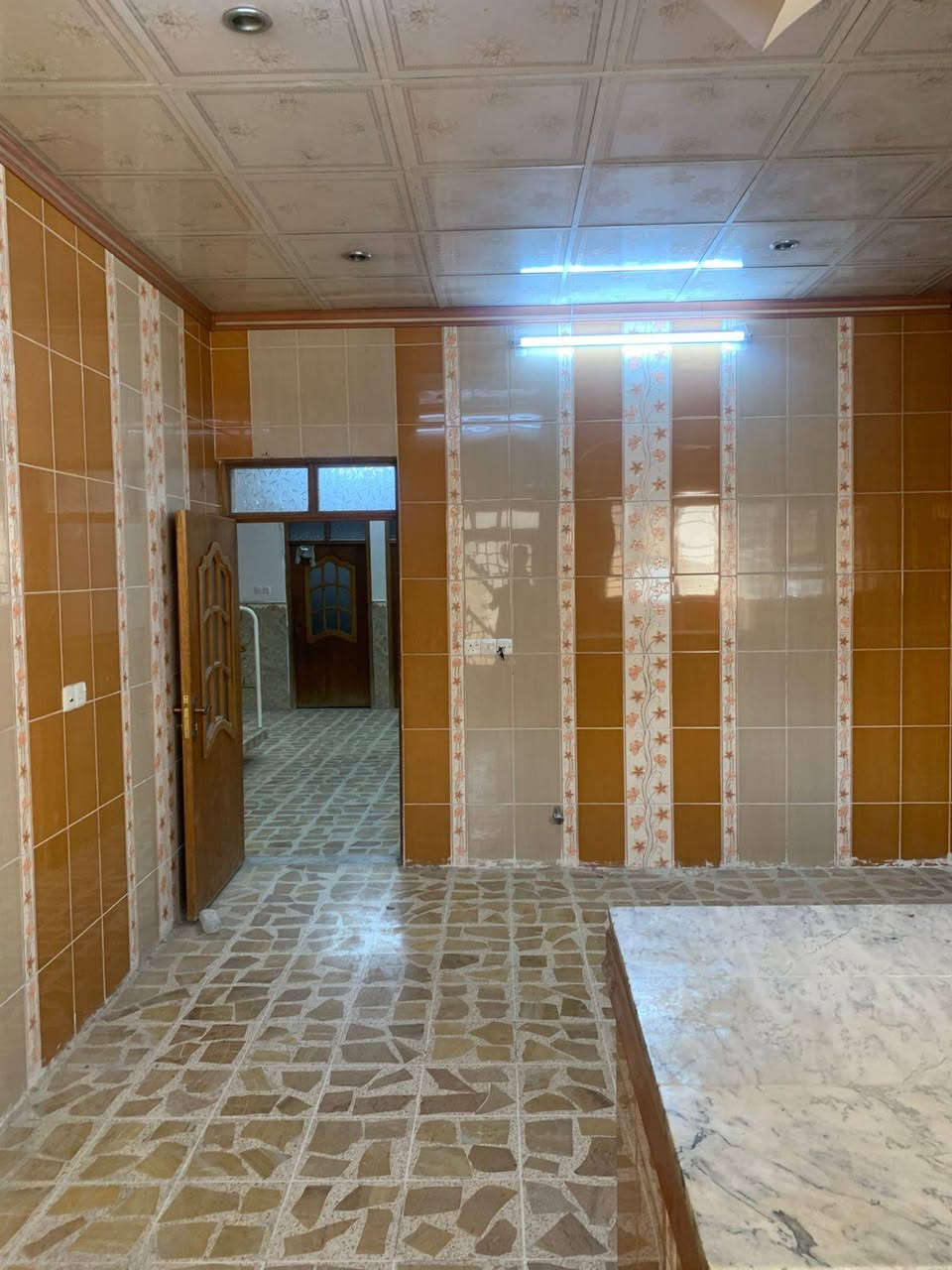 دارللبيع 17تموز الافرع الستة مساحة204م بناء 2013 سند 2026 باسمي
طابقين 8غرف 4 سويتات 
3مناور  بيتونة كبيرة سطح كاشي
الاتصال
***********
الدار فارغ
