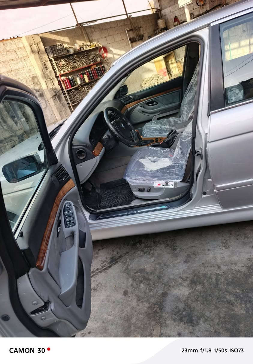 سلامو عليكوم بي ايم بومه موديل 2000فول مواسافات بس سليت نيه حيزام بوياخ مه كينه 525ده بل دجيتال باشرت كيرو مه كينو اكسل سانوي تازيه تا 2030باشرت ته حوليت ناونيشان كركوك سعر 90ماجالي كم (***********) ***********
