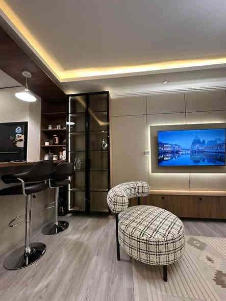 شقه مؤثثه vip للاجار باربيل مجمع( واو تاور )
 غرفه و صاله و صحيات و بالكون
مساحته 100 متر 
اثاث فاخر و راقي و ديكورات فخمه 
الموقع على شارع 100 مقابيل كلية جهان و بصف كلية تيشك و كلية  لبنانيه الفرنسيه 
اجاره 600$  و بيهه مجال 
للتواصل واتساب :*********** أربيل
