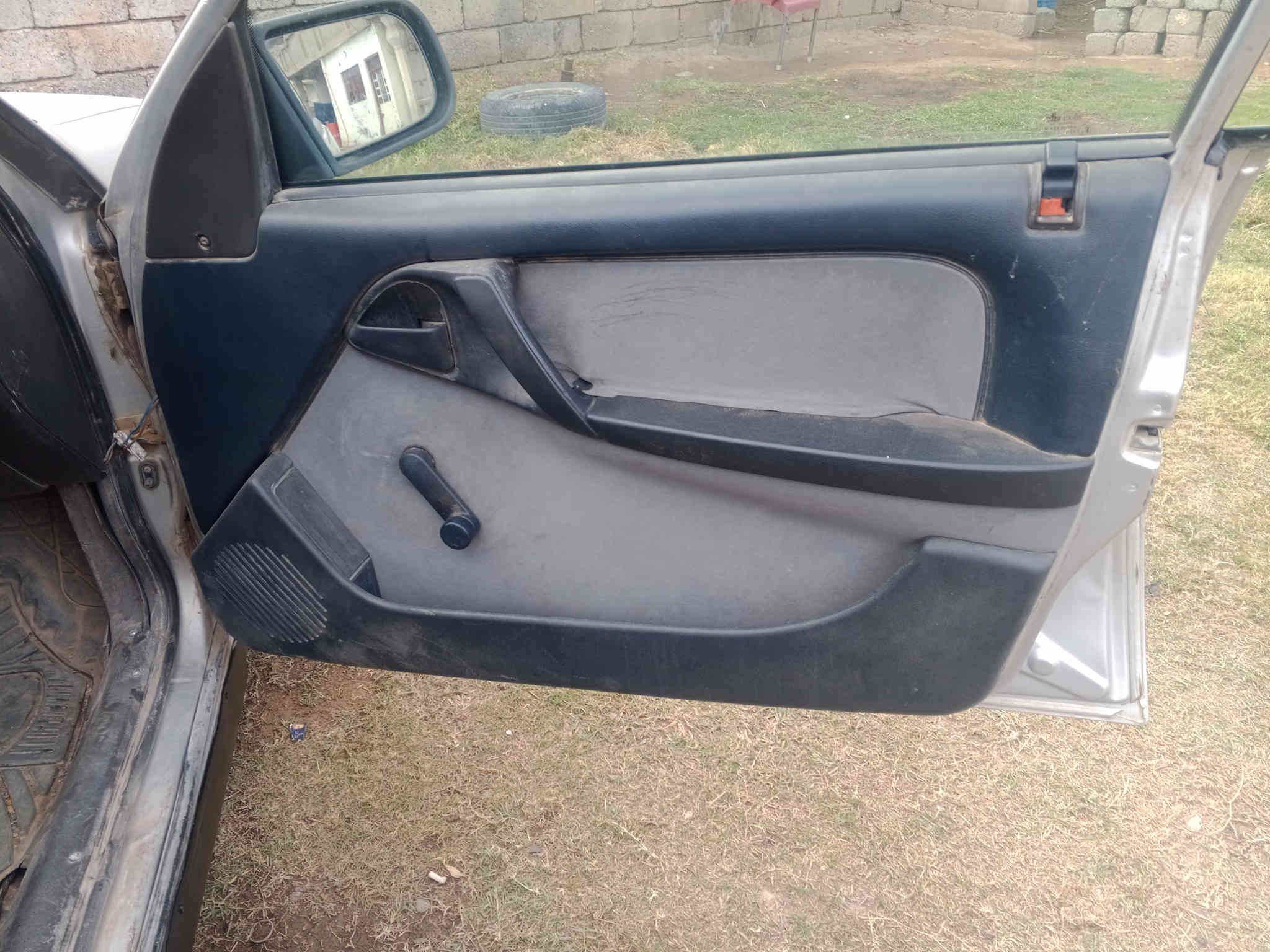 السلام عليكم مكلف بلنشر اوبل اوميكا للبيع موديل 89حجم20 كير محرك شرط تايرات جدد كابون بانزين كهربائيات كلهه شغاله شرط بدون صبغ وخياس سياره بلادي شرط وكاله تحويل السعر 27وبيهه مجال ***********
