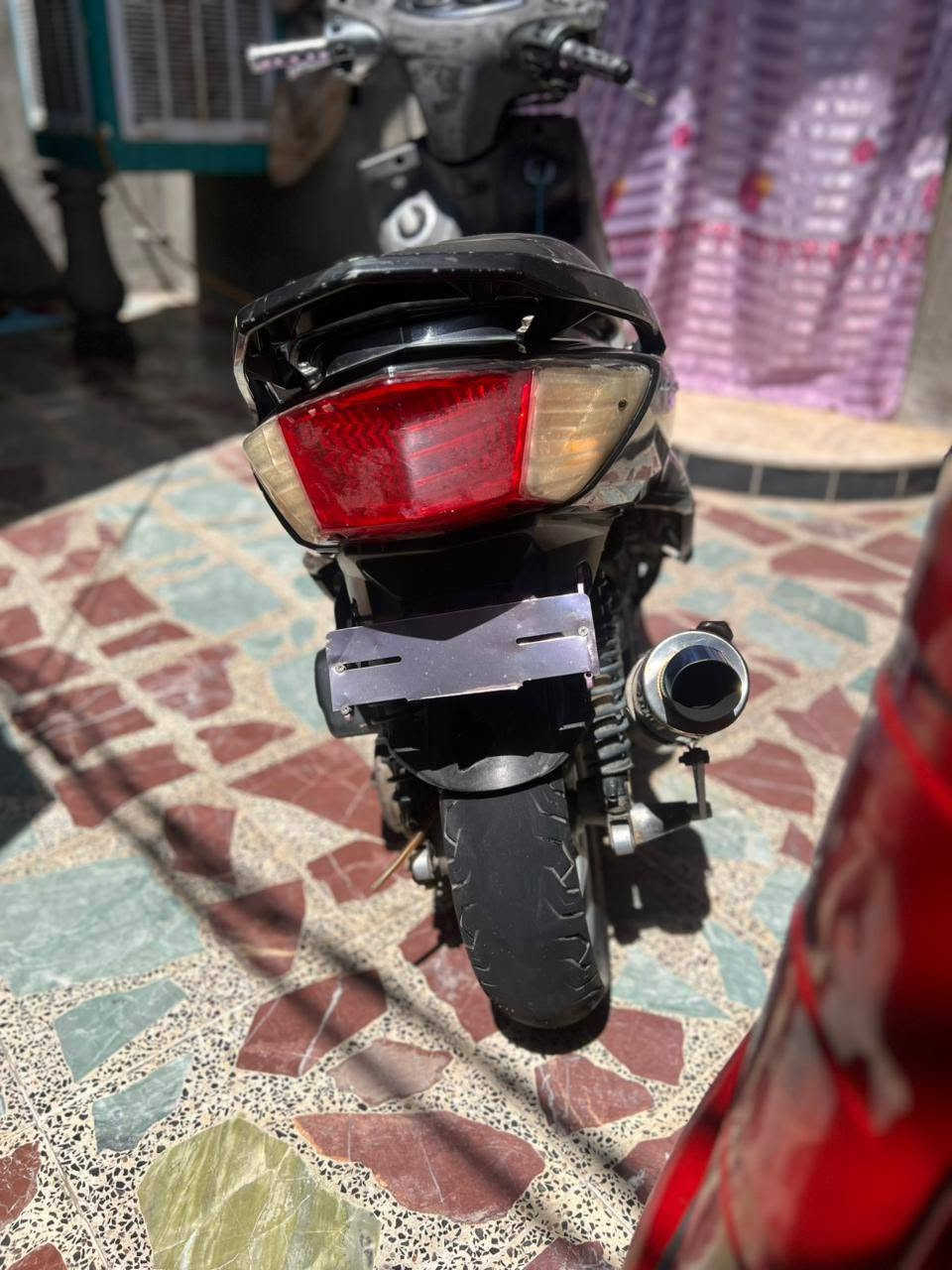 سكنس فحل خطين نوزل
كلجات رياضي 
صالنصه رياضي طرب 
مكينه تونس الجناي 
شلعه ومعدل 
نكره سلف بأي وقت 
السعر 850 وبيها مجال بسيط 
العنوان بغداد حي النصر
***********
