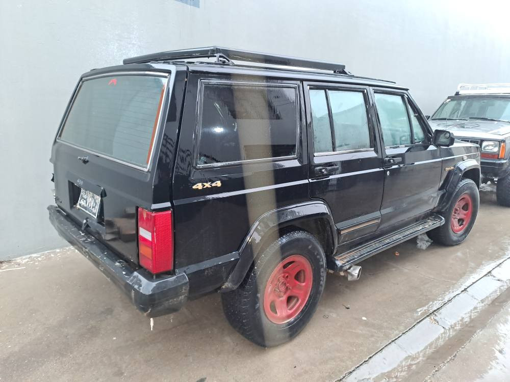 بەناوی خوای گەورە 
فرۆشتنی خێرا 
جیب مۆدیل 1992
تۆماتیک 
مەکینە VVT بەشەرتی گێڕ و مەکینە
چوار جام کارەبا
سەنەوی وەکالە عامە بەشەرتی ئەوەلیات
نرخی 23 گەڵا و کەمێک مامەڵە 
گۆڕینەوەش دەکەم لەسەر دڵ گرتن.... السليمانية, العراق


**إذا كنت صاحب هذا الإعلان وتريد حذفه لأي سبب، رجاءا أرسل رسالة إلى الدعم الفني**