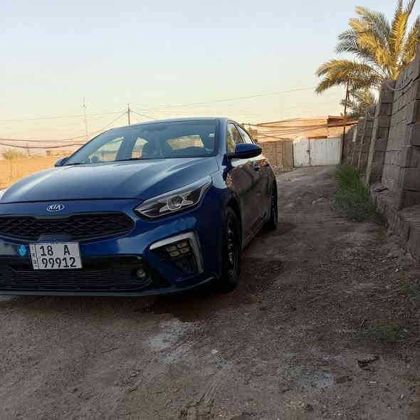 سلام عليكم شباب
كيه فورتي موديل 2019 
 بسمي تحويل ثاني يوم 
محرك 2000   كير ايتي 
 حادث بنيد وجاملغ 
رقم الهاتف*********** 
مكاني بغداد
