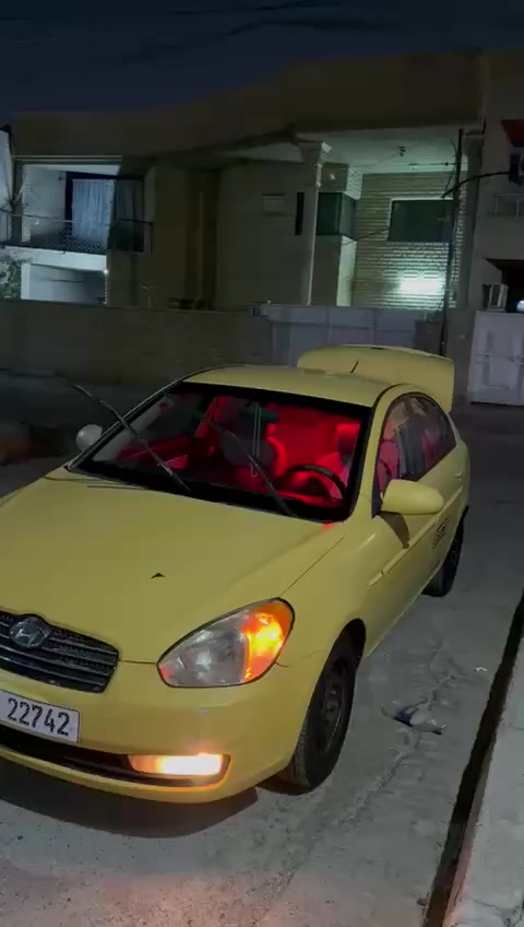 اكسنت 2009 امريكي
حدثها قبغ جنطة مبدل موقوية الباقي ليبل واحد 
عليه عرامة ٩٠٠الف ينزل من سعرها
وهية علية السيارة عوزها صدر امامي فقط
وعوزها صبغة للجمالية
مكينة وكير شرط
السعر  85 ورقة
***********
المكان بغداد
