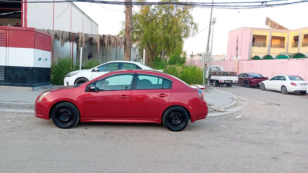 نيسان سنترا ٢٠١١
رقم الانكليزي جديد 
سنويه جديده 
هزه جديده 
تحويل بس 
مكان السياره الاعظمية 
سعر السياره ٦٦ وبيه مجال 
سنترا SER 
حجم المحرك ٢٥٠٠ 
كير عادي ٦نمر 
صبغ حزام جماليه 
محرك جديد 
كير جديد 
شاصي مكفول 
لغد مكفول 
صدر امامي ٧٠
***********

