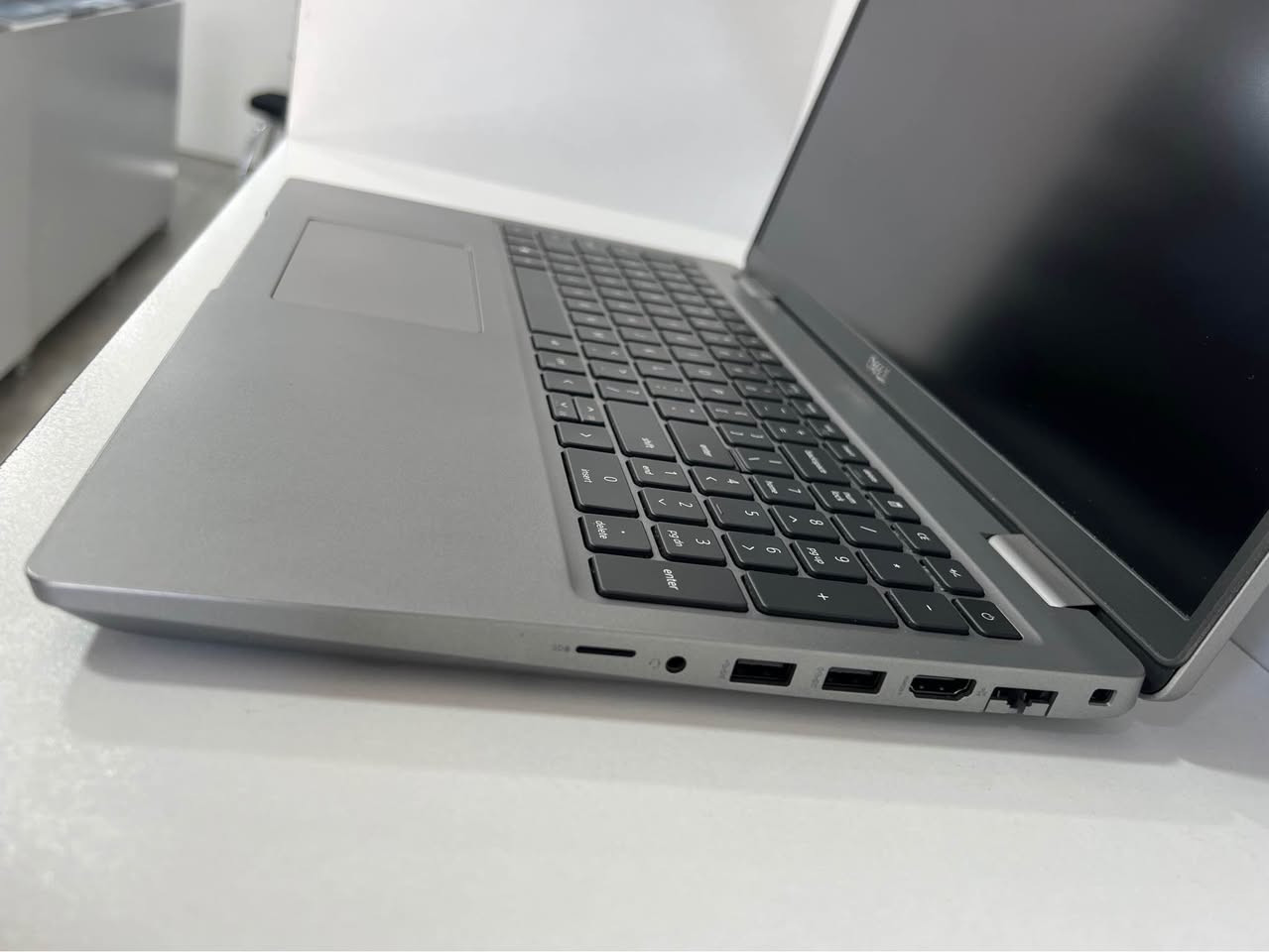 Dell precision 3561
i7-11H 
كوراي 7 جيل 11 فئة H القوية 
ram 16
ssd 512
15.6 FHD
كارت شاشة داخلي 8 كيكا انتل

ضمان شهر استبدال
راسلني واتساب اي لابتوب بالك موجود ***********

مكتبنا اربيل شارع سلطان مظفر قرب المحافظة أربيل, العراق
